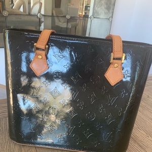 Louis Vuitton black  patent Leather  bucket purse